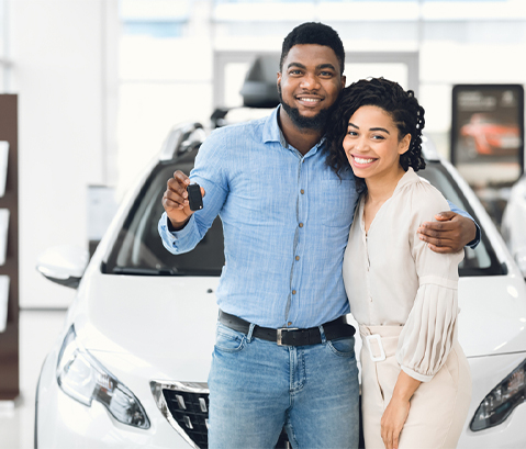 couple-holding-a-car-key new